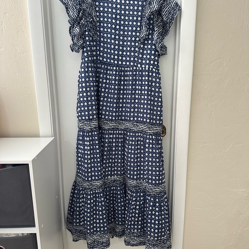 New with Tags Crown & Ivy Blue and White Patterned Maxi Dress - Picture 4 of 5